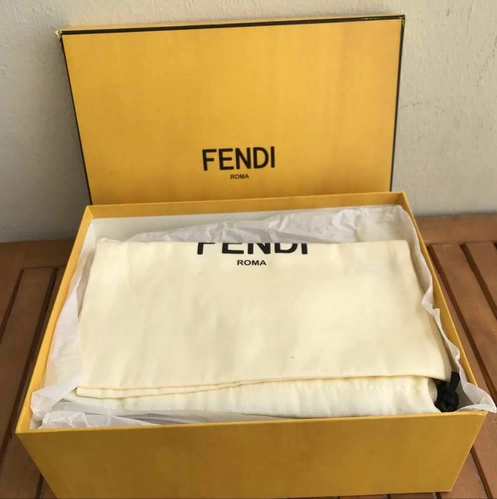 New - 💯 Original FENDI Colibri Lite Mixed Media Pump - Picture 15 of 16